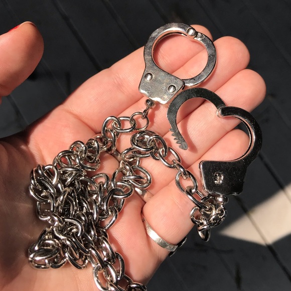 handcuff chain - Picture 3 of 3
